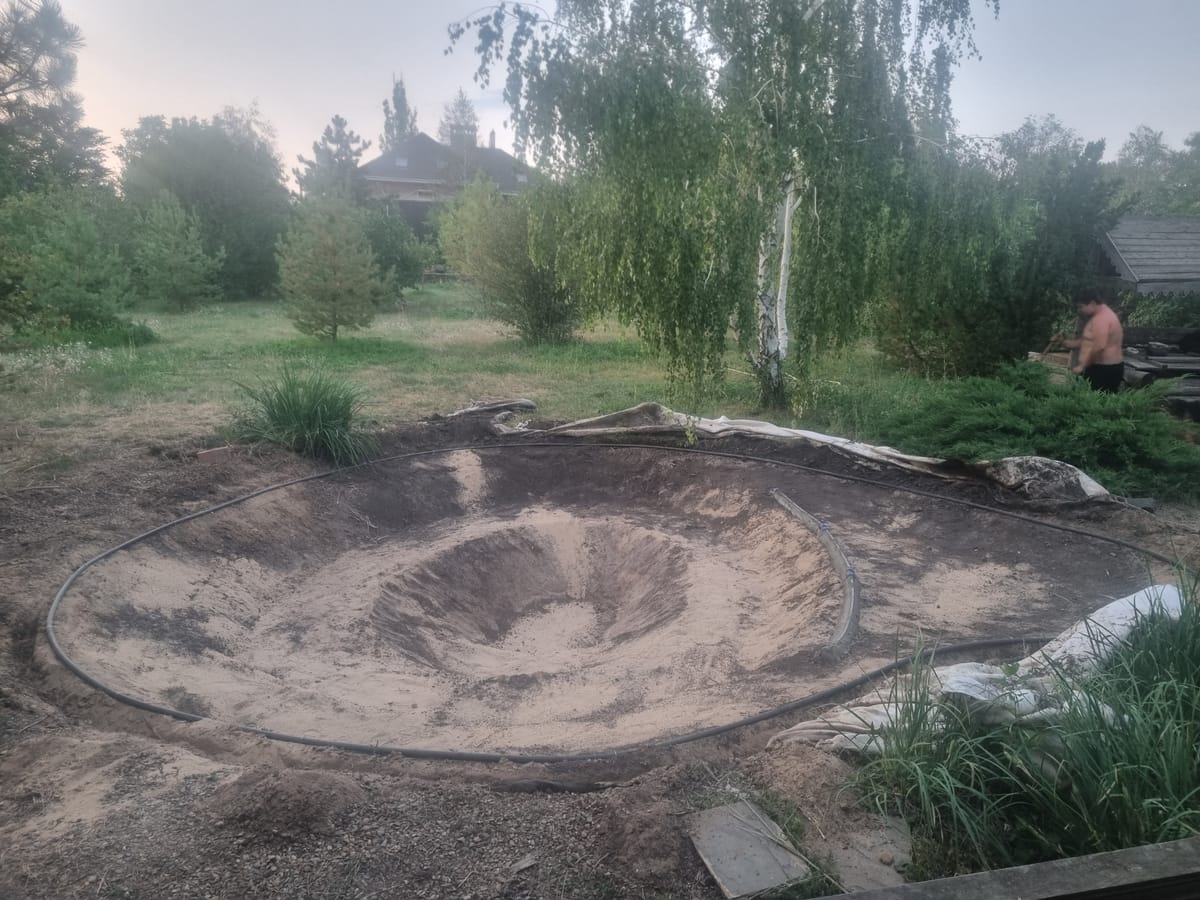 Пруд у бани вместо старого водоёма — фото с объекта